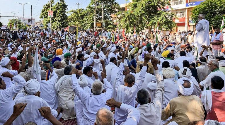 Karnal Kisan Mahapanchayat Live Updates: Farmers continue to gherao mini secretariat, net & SMS services suspended