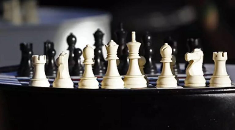 World Chess Championship: If Magnus takes the lead in crucial fourth game it could get one-sided