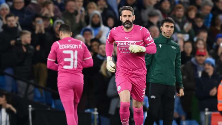 Carson makes rare appearance as Man City reach quarters