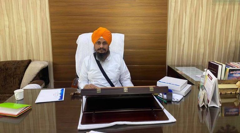 Giani Harpreet Singh: All Sikhs must have licensed weapon