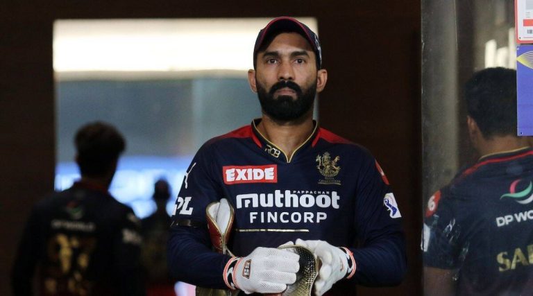Dinesh Karthik reprimanded for code of conduct breach